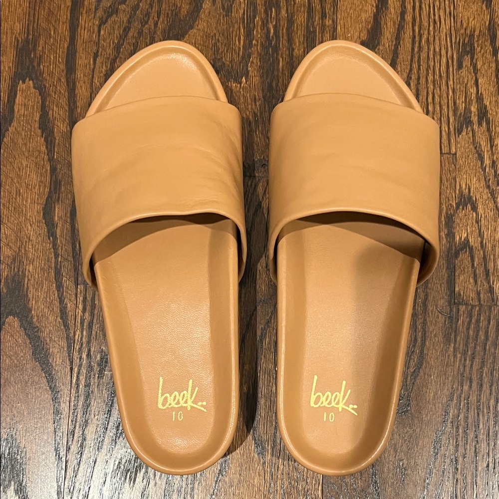 Beek Women's Brown Slide Sandals size 10